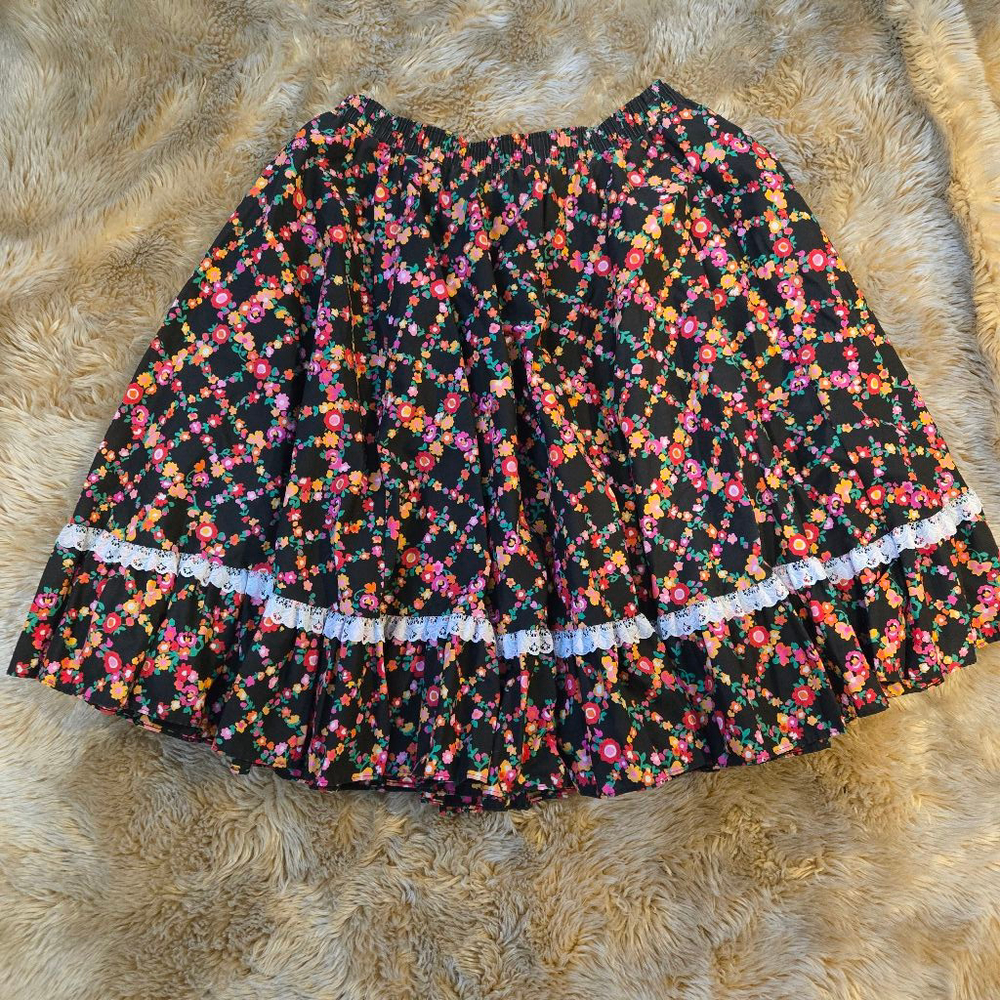 Malco Modes Women's Medium Black Floral Ruffle Vintage Square Dancing Skirt